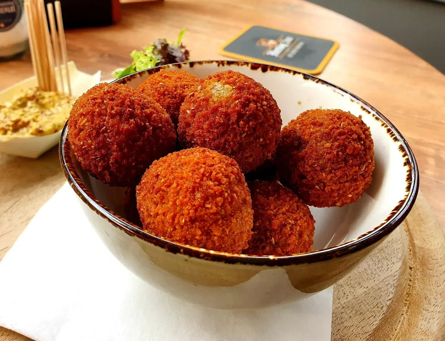 Bitterballen Bitterballen https://4kym48m6w0dj35od.public.blob.vercel-storage.com/dishes/internal/bitterballen-1759361210377.webp