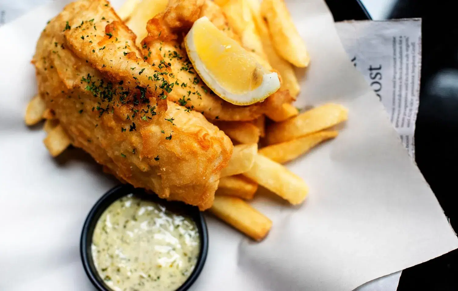 Fish and Chips Fish and Chips https://4kym48m6w0dj35od.public.blob.vercel-storage.com/dishes/internal/fish-and-chips-1759496161657.webp