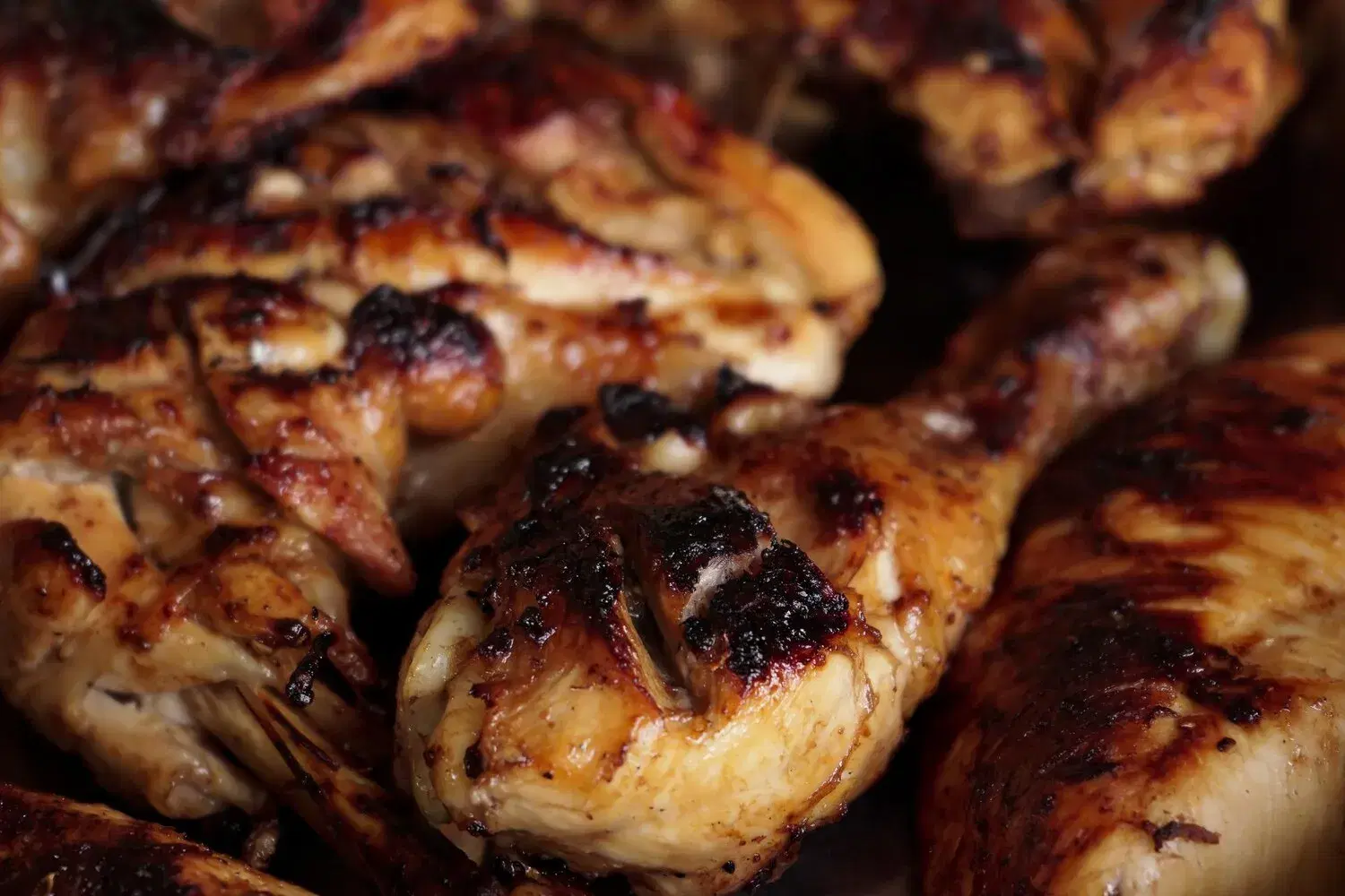 Frango de Churrasco Frango de Churrasco https://4kym48m6w0dj35od.public.blob.vercel-storage.com/dishes/internal/frango-de-churrasco-1759419572530.webp